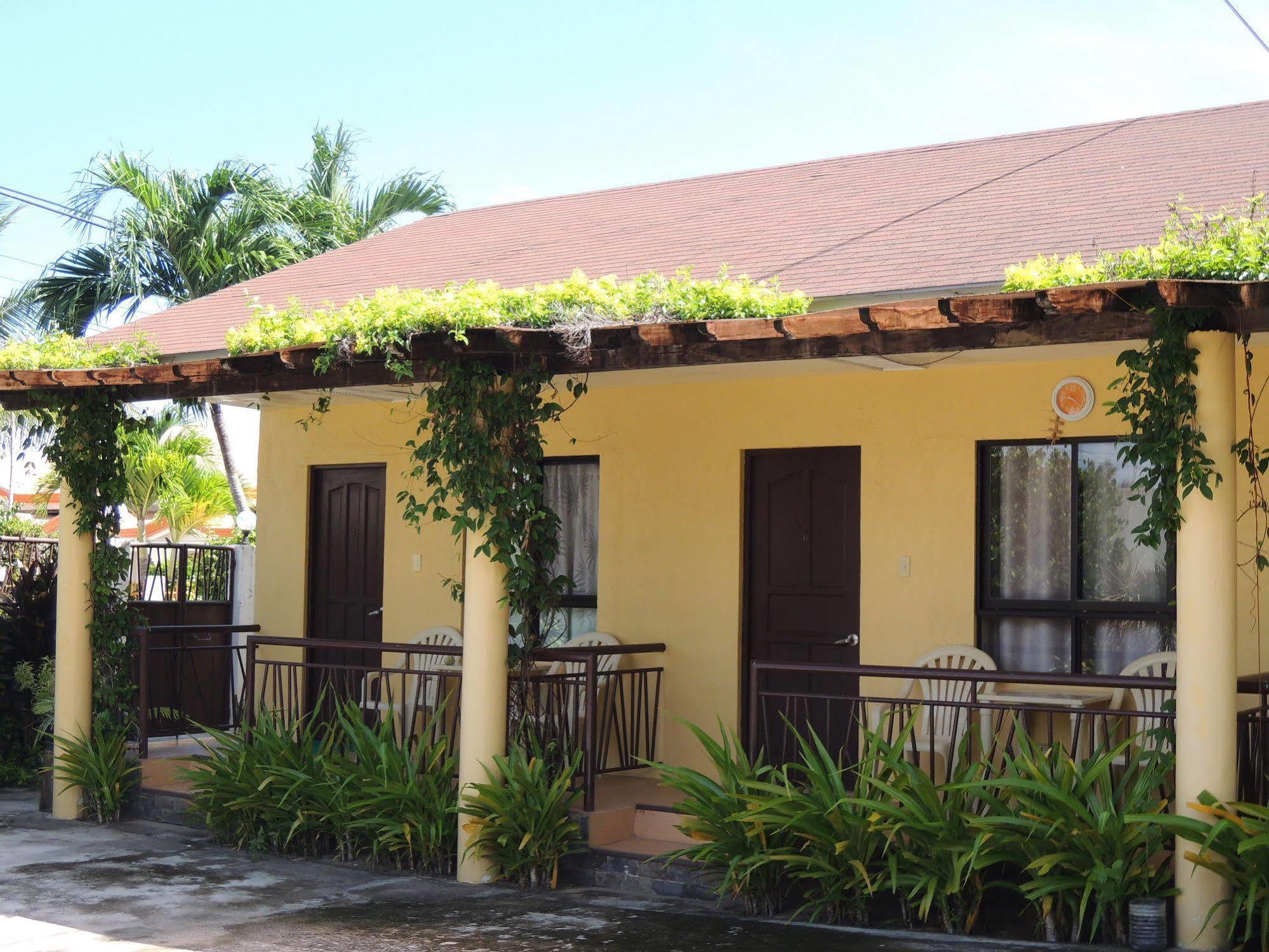 Palms Seaside Inn And Resort Medellin 外观 照片