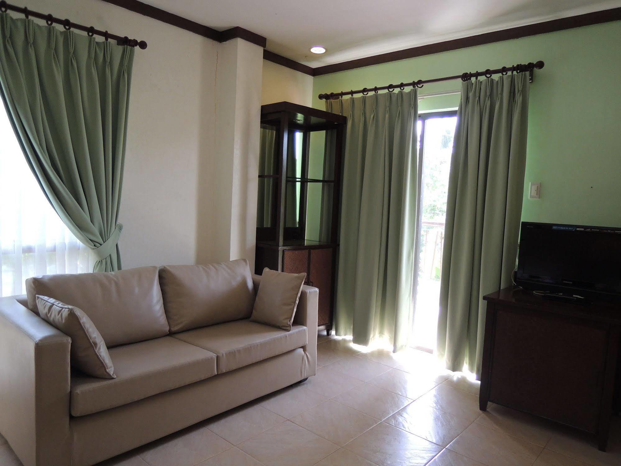 Palms Seaside Inn And Resort Medellin 外观 照片