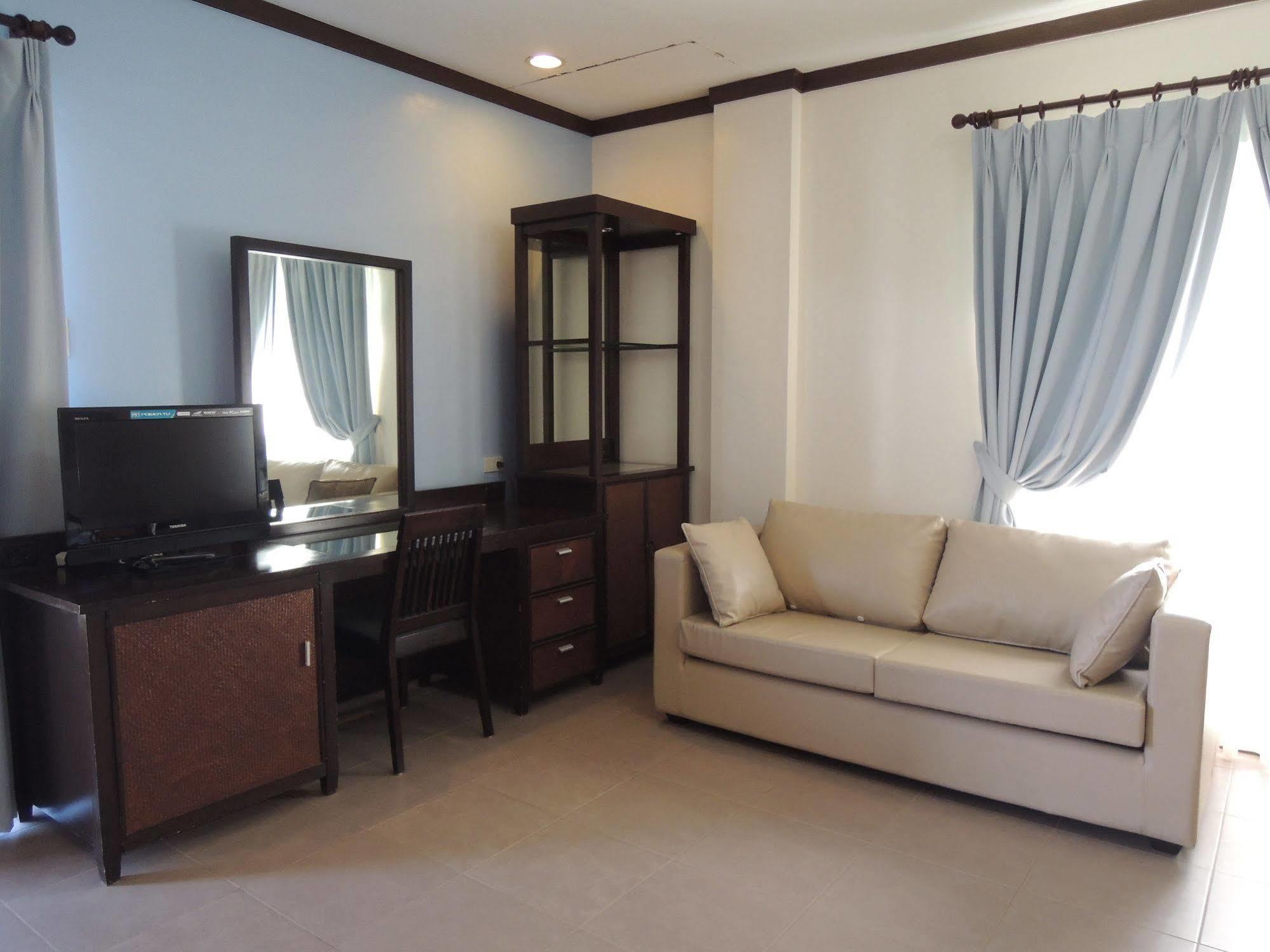 Palms Seaside Inn And Resort Medellin 外观 照片