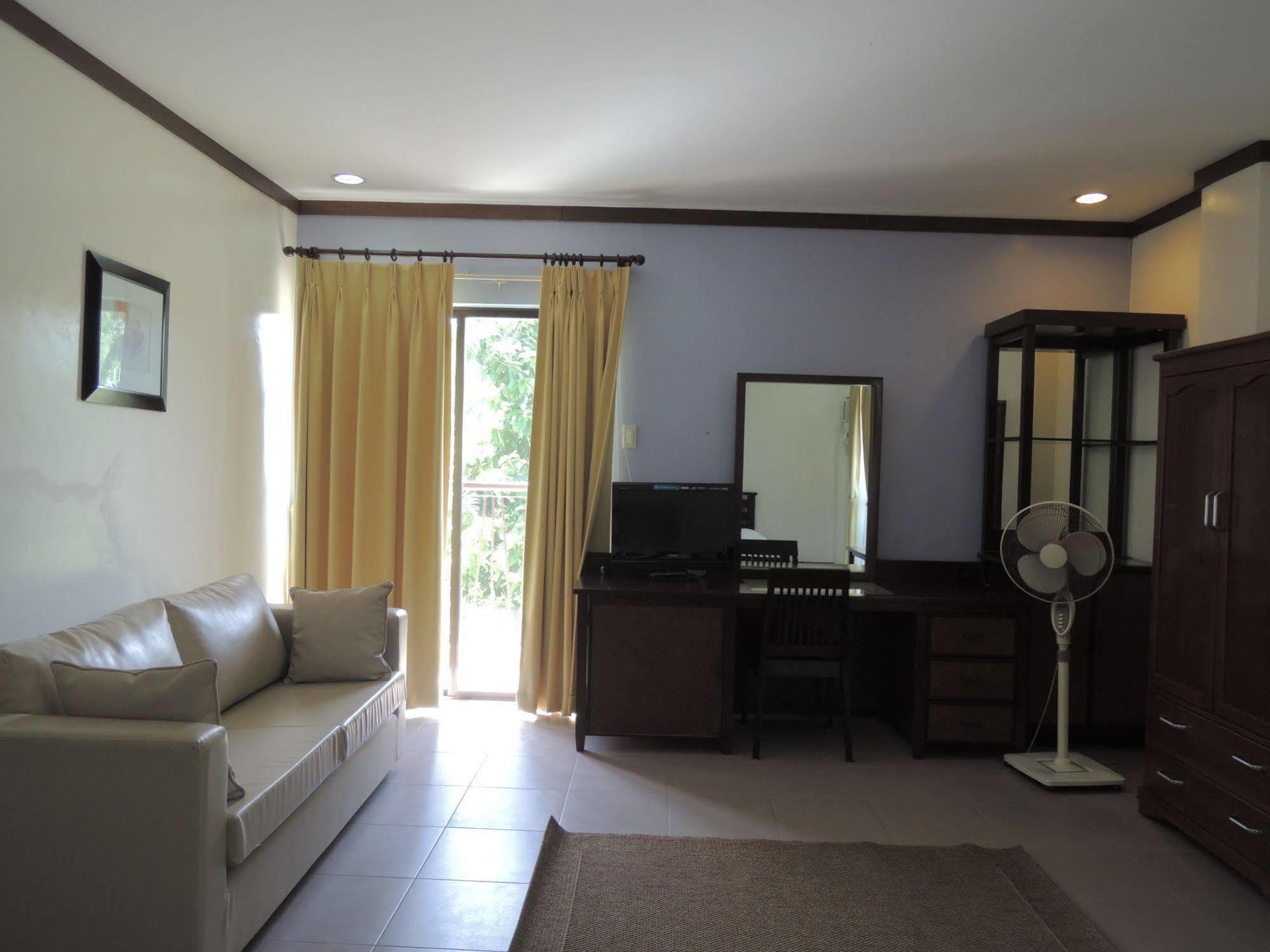 Palms Seaside Inn And Resort Medellin 外观 照片