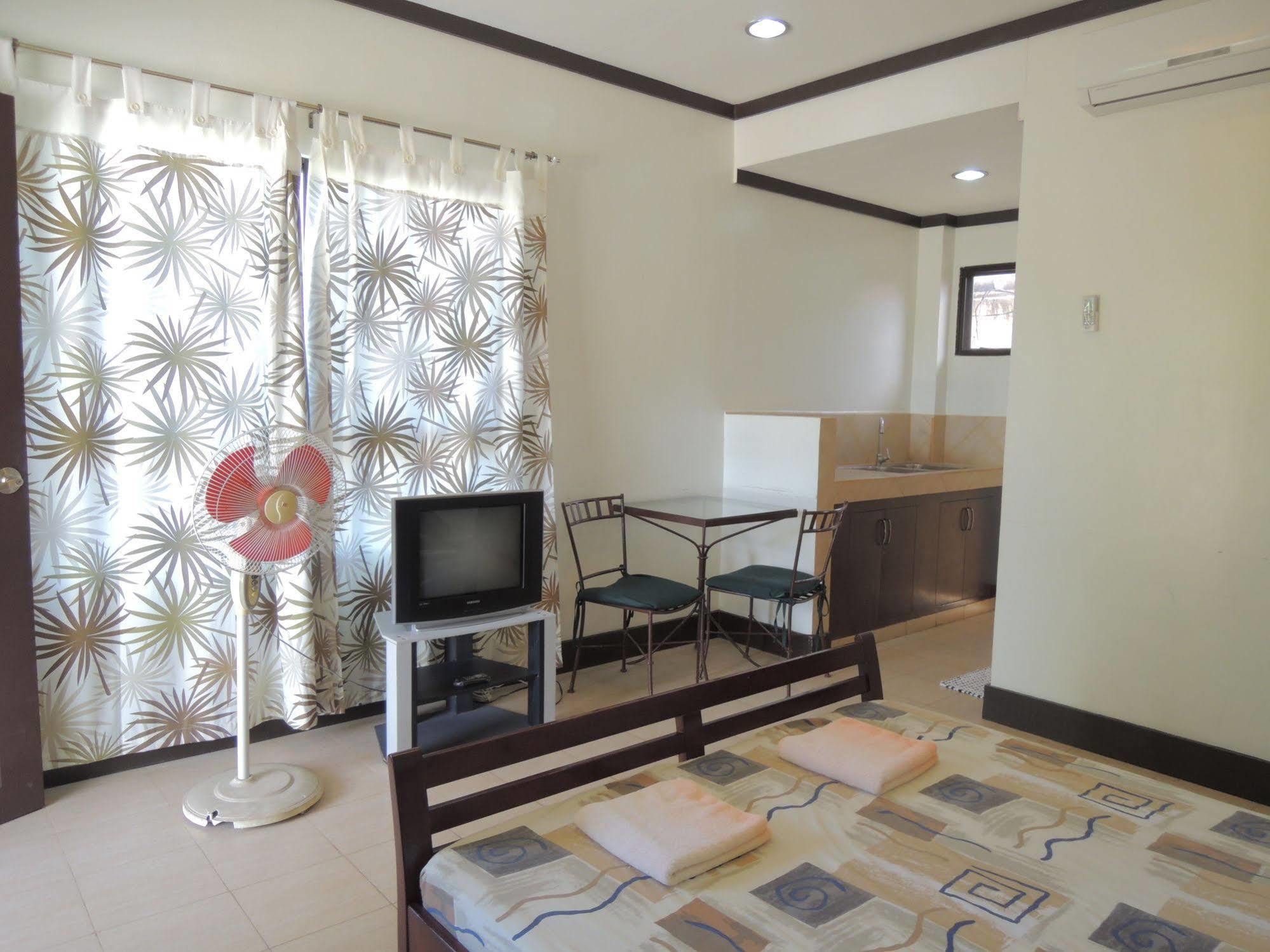 Palms Seaside Inn And Resort Medellin 外观 照片