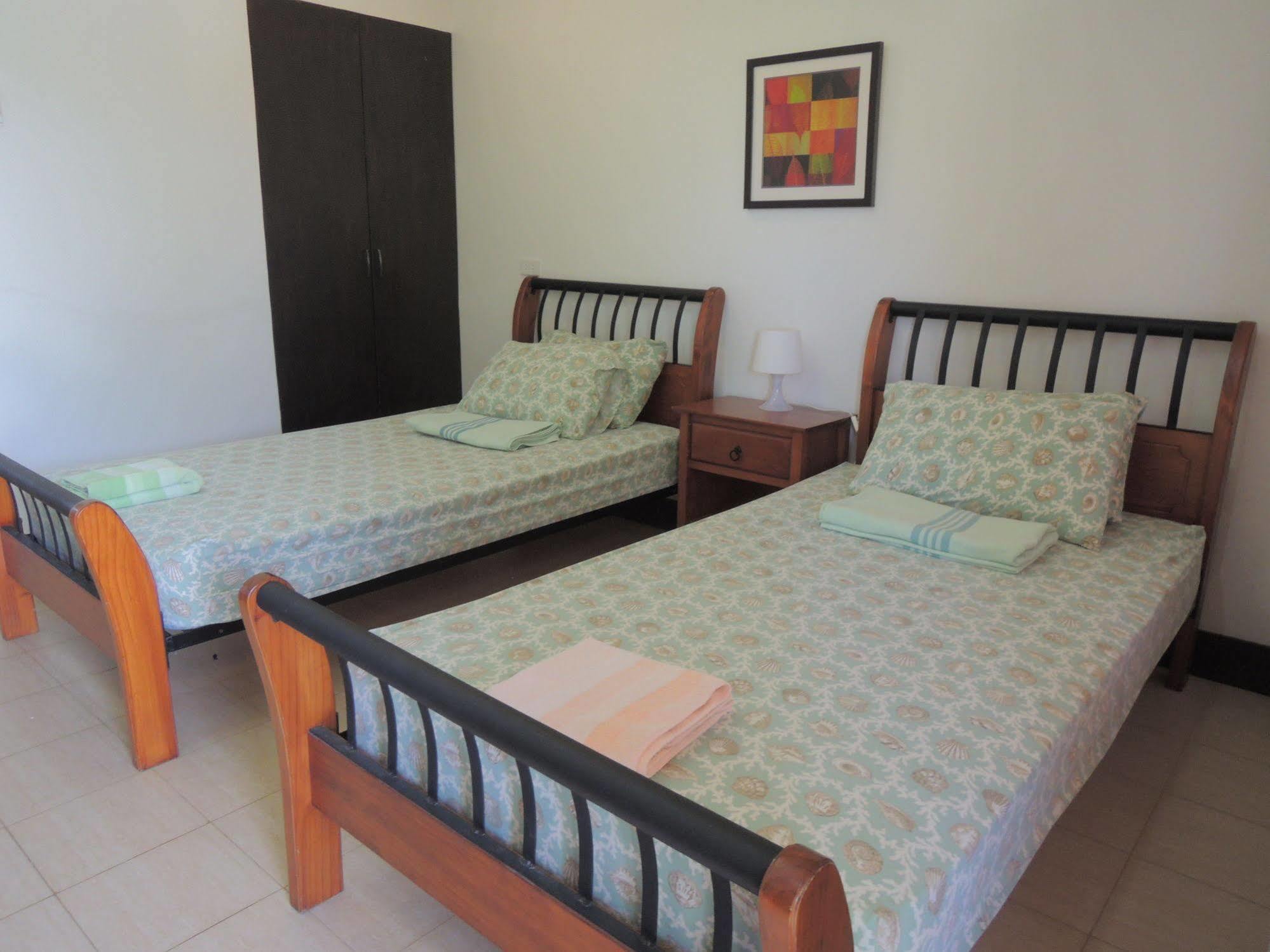 Palms Seaside Inn And Resort Medellin 外观 照片